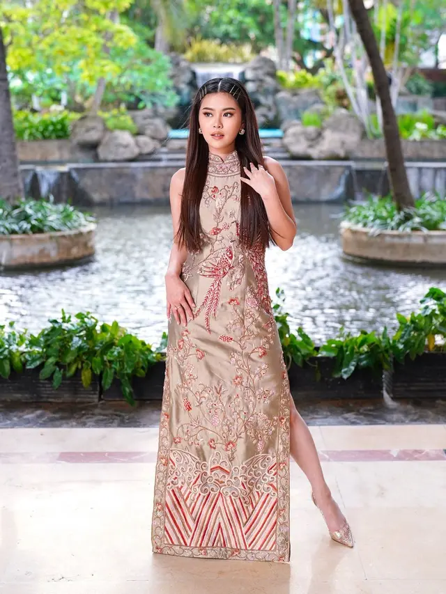 7 Potret Melisa Hartanto dengan Simpel Dress, Tampil Menawan