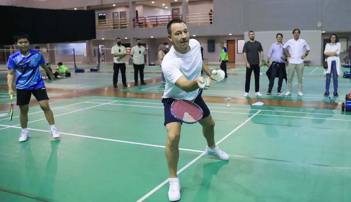 Permainan Terry pun mendapatkan pujian dari Alessandro Nesta yang hanya menonton dari pinggir lapangan. Dengan nada bercanda Nesta menyebut Terry sebagai pebulutangkis terbaik. (Twitter/@INABadminton)