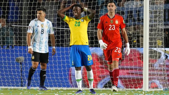 FOTO: Brasil Tahan Langkah Argentina Melaju ke Piala Dunia 2022