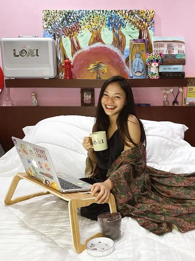 7 Potret Terbaru Amel Carla yang Makin Tirus, Bikin Pangling