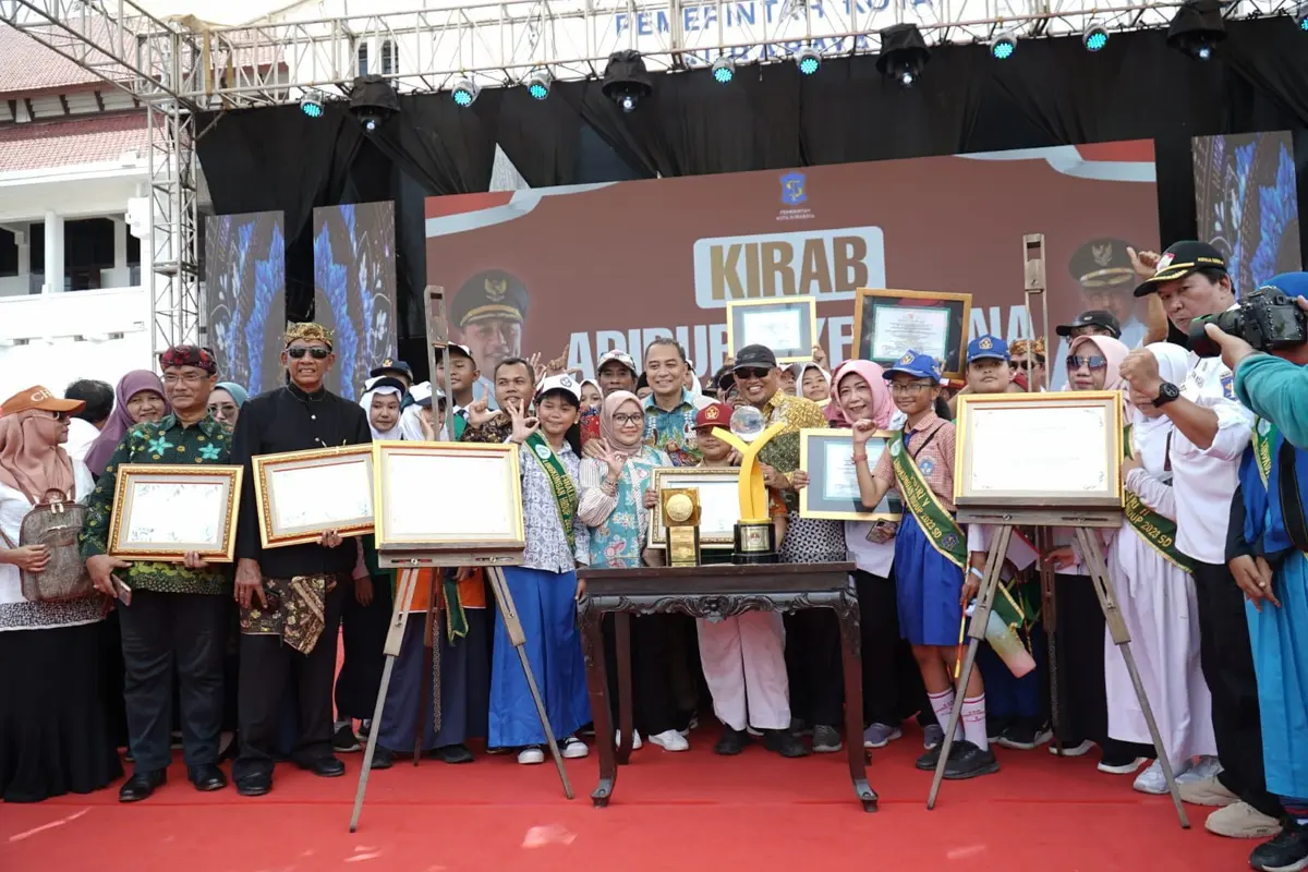 Kota Surabaya Borong 5 Penghargaan Bergengsi di Bidang Lingkungan Hidup, Termasuk Adipura Kencana