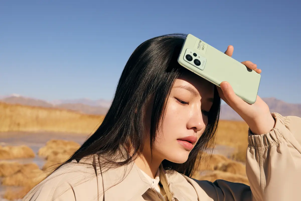 realme GT 2 Pro Varian Paper Green Resmi Hadir di Indonesia. Cocok untuk cewek kue, cewek bumi, dan cewek mamba.