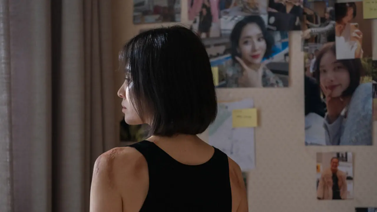 Song Hye Kyo dalam serial The Glory. (Foto: Graphyoda/Netflix)