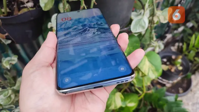 Oppo Reno8 T 5G (Liputan6.com/Giovani Dio Prasasti)