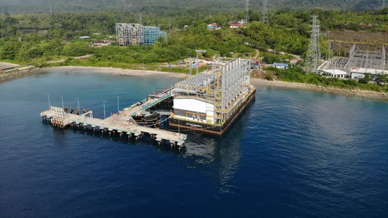 PT PLN (Persero) meningkatkan daya di Maluku, khusunya Ambon yang berasal dari BMPP Nusantara 1, pembangkit terapung terapung tersebut akan memasok listrik hingga 60 MW.