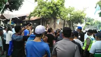 Pengosongan rumah dinas TNI di Bintaro diwarnai kesurupan warga. (Liputan6.com/Nafiysul Qodar)