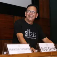 Banyak kerugian yang dirasakan saat ketergantungan dengan barang haram tersebut. Salah satu yang dirasakan adalah menggangu cara berpikir. Hal itu dikatakan saat hadir dalam acara Selawat Anti Narkoba. (Nurwahyunan/Bintang.com)