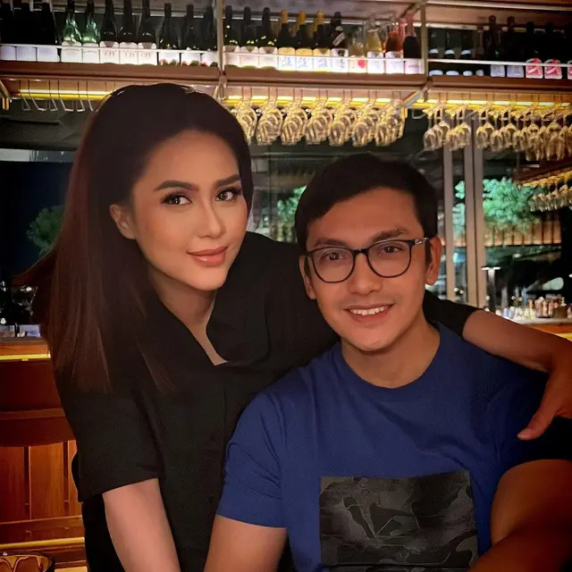 Potret 7 Raja Sinetron Era 90-an Bersama Pasangan, Selalu Mesra