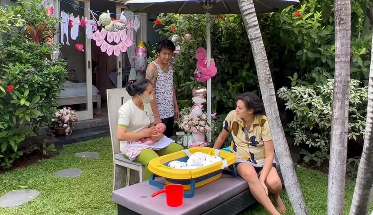 Nadine Chandrawinata dan Dimas Anggara (Youtube/Langkah ND)