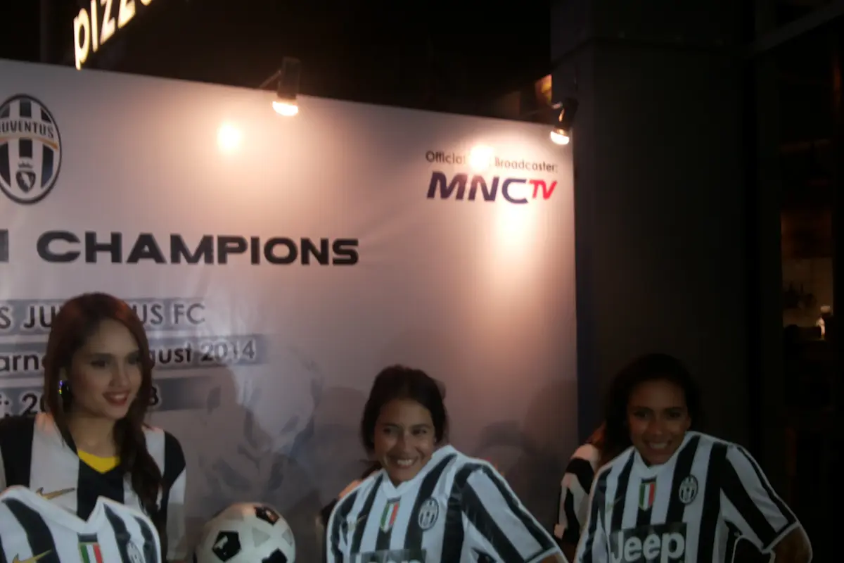 Cinta Laura, Nadine Alexandra dan Pevita Pierce 