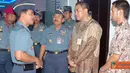 Citizen6, Surabaya: Komandan Koabangdikal Laksda TNI Sadiman berkoordinasi dengan instruktur pelatihan. (Pengirim: Penkobangdikal)