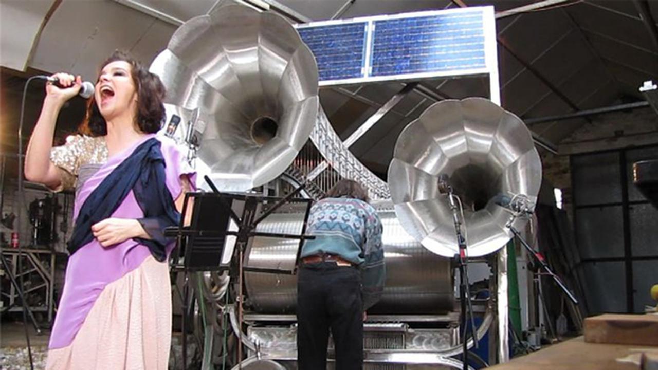 7 Alat Musik Aneh yang Bisa Hasilkan Nada Asik