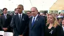 Presiden AS Barack Obama dan Perdana Menteri Israel Benjamin Netanyahu saat pemakaman mantan Presiden Israel Shimon Peres di Yerusalem, Jumat (30/9). Peres meninggal dunia karena terkena stroke di usia 93 tahun. (REUTERS)