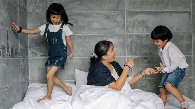 Anak Suka Melompat dan Berputar