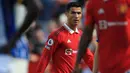 <p>Manchester United mengawali Liga Inggris 2022/2023 dengan menelan dua kekalahan. Salah satu penyebabnya adalah menurunnya performa penyerang andalan mereka, Cristiano Ronaldo. Beberapa kali dikabarkan akan hengkang hingga perseteruannya dengan Erik Ten Hag, membuat dirinya harus bermain dari bangku cadangan. Padahal, pada musim lalu, Ronaldo mampu mengemas 18 gol di Liga Inggris. (AFP/Lindsey Parnaby)</p>