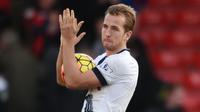 Ekspresi striker Tottenham Hotspur, Harry Kane, seusai membawa timnya menang 5-1 atas Bournemouth, 25 Oktober 2015. (REUTERS/Tony O'Brien)