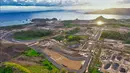 Foto aerial perkembangan pembangunan Sirkuit Jalan Raya Mandalika yang berada di dalam Kawasan Ekonomi Khusus Mandalika, Kamis (14/1/2021). Mandalika Grand Prix Association (MGPA) mengabarkan perkembangan pembangunan Sirkuit sudah mencapai 42,98 persen. (foto dok MGPA)