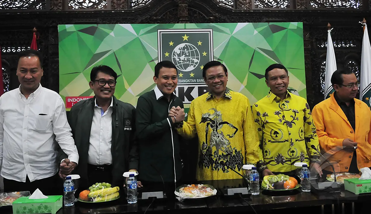 Suasana pertemuan antara Partai Golkar Munas Ancol dengan pengurus PKB di kawasan Raden Saleh, Jakarta. Rabu (18/3/2015). (Liputan6.com/Johan Tallo)