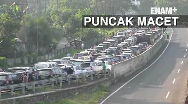 Kawasan puncak macet sepanjang 15 KM, Kepolisian Resort Bogor membelakukan one way untuk mengurai kemacetan.