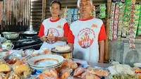 Menabung Uang Koin Hasil Angkringan, Pasangan Ini Bisa Sekolahkan 3 Anaknya