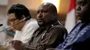 Tokoh masyarakat Amungme dan Kamoro, Hans Magal memberi keterangan pers dalam acara bedah buku di Komisi Hak Asasi Manusia, Jakarta, (13/11/2015). Komisioner Komnas HAM mengatakan persoalan Freeport kembali menjadi perdebatan. (Liputan6.com/Helmi Afandi)