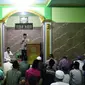 Kultum atau kuliah tujuh menit, biasanya menjadi salah satu rangkaian kegiatan dalam pelaksanaan shalat sunat Tarawih Ramadan (Liputan6.com/Jayadi Supriadin_