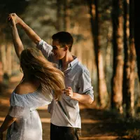 Zodiak yang Suka Pamer Hubungan di Media Sosialcopyright/unsplash/Scott Broome