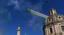 <p>Ini menjadi peringatan besar-besaran masyarakat untuk merayakan berdirinya Republik Italia. (LAURENT EMMANUEL/AFP)</p>