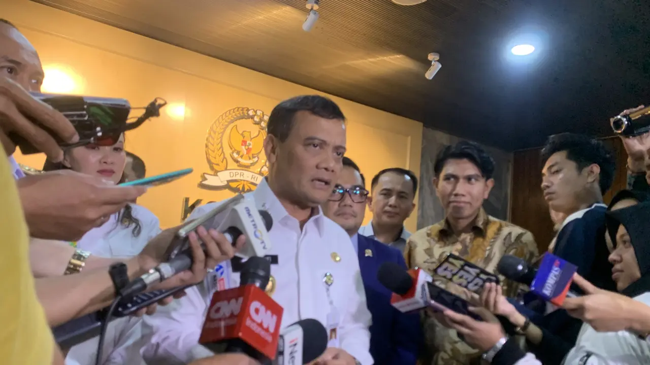 Gubernur Jawa Tengah Ahmad Luthfi di Kompleks Parlemen Senayan, Jakarta, Rabu (30/4/2025) (Liputan6.com/Delvira Hutabarat)