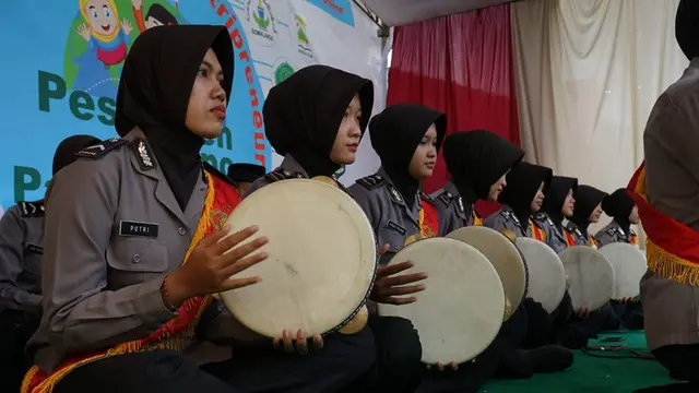 Grup Hadroh Polres Kebumen. (Foto: Liputan6.com/Muhamad Ridlo)