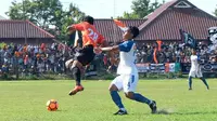 PSIS saat beruji coba melawan PSIR di Stadion Krida, Rembang, Minggu (18/3/2018). (Bola.com/Ronald Seger Prabowo)
