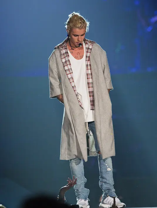 Justin Bieber pun sangat geram terhadap sikap dan tingkah laku tak sopan seorang pria yang tak disebutkan namanya ini. Justin Bieber pun merasa sangat terhina dengan perkataan pria tersebut. (AFP/Bintang.com)