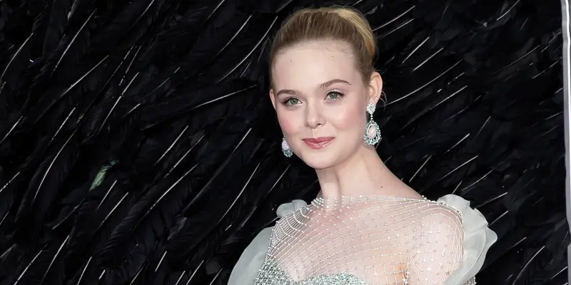 Elle Fanning Lost Role at 16 Because Considered 'Unf—able