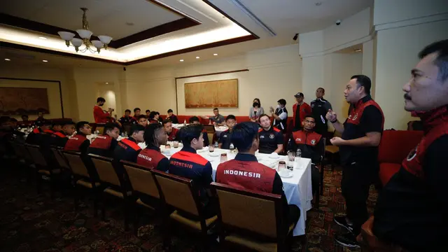 Chef de Mission (CdM) Kontingen Indonesia, Ferry Kono melepas keberangkatan Timnas Indonesia U-23 ke SEA Games 2021.