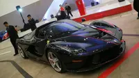 Ferrari LaFerrari Aperta diperkenalkan di Indonesia. Tapi mobil tersebut tidak dijual untuk konsumen di Tanah Air. (Herdi Muhardi)