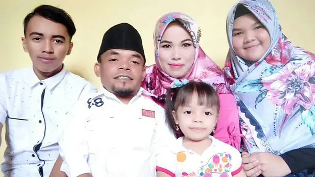 FOTO: Kebersamaan Ucok Baba dan Anak Bungsunya yang Penuh Kasih Sayang