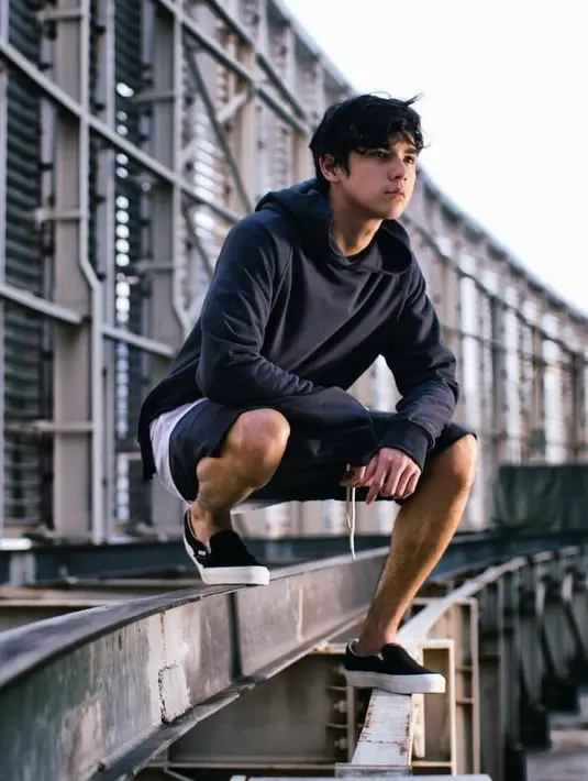 Sudah tak diragukan lagi ketampanan dari Al Ghazali. Ia merupakan anak pertama dari Maia Estianty dan Ahmad Dhani. (Foto: instagram.com/alghazali7)