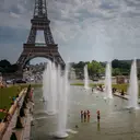 Menara Eiffel dan Museum Louvre Paris Terdampak Gelombang Panas Ekstrem di Eropa