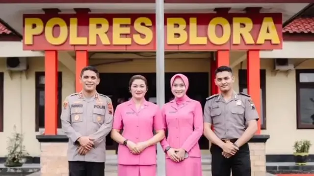 6 Potret Yeni Inka Dampingi Suami di Upacara Kenaikan Pangkat, Pakai Seragam Bhayangkari
