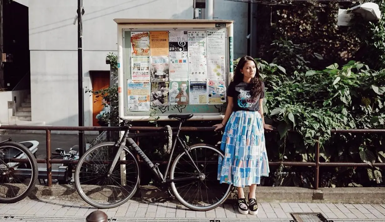 Belum lama ini, artis cantik Marsha Aruan menjalani proses pembatisan. Terlihat dalam akun Instagramnya, kedua saudara perempuan  Marsha pun turut menjalaninya. Mereka adalah Gabriell dan Michelle Aruan. (Instagram/aruanmarsha)