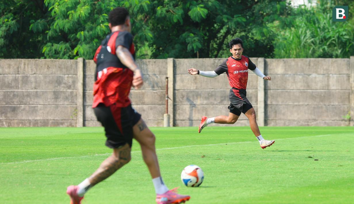 Pemain Persija Jakarta, Witan Sulaeman, saat sesi latihan jelang laga melawan Persib Bandung dalam lanjutan BRI Super League di Persija Training Ground, Bojongsari, Depok, Kamis (7/5/2026). (Bola.com/M Iqbal Ichsan)