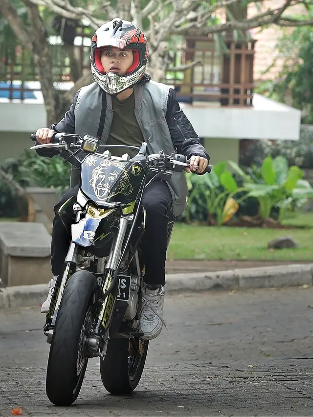 [Fimela] Bastian Steel