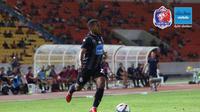 Winger Port Thai FC, Terens Puhiri, tampil untuk pertama kalinya saat takluk dari Chiangrai United dalam laga pramusim Leo Cup 2018. (Facebook Thai Port FC)