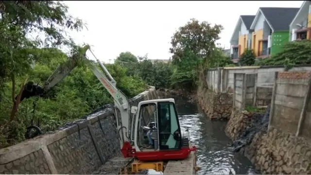 Normalisasi sungai di wilayah Tangerang