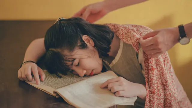 Ilustrasi wanita tidur, bermimpi