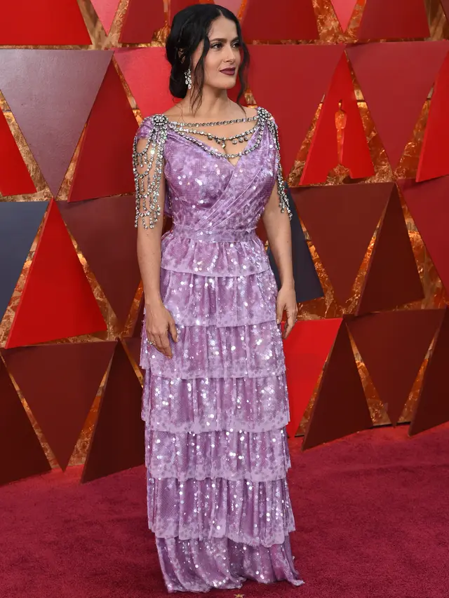 Salma Hayek di Piala Oscar 2018