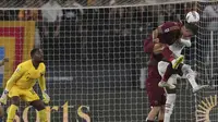 Gianluca Mancini mencetak gol di laga AS Roma vs AC Milan di Olimpico, Senin (19/05/2025) dini hari WIB. Alfredo Falcone/LaPresse via AP Photo.