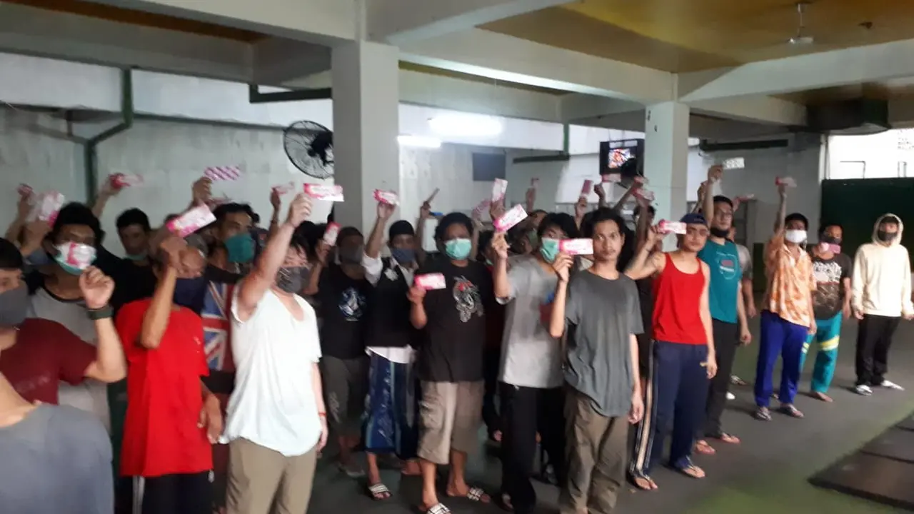 Ratusan warga binaan Rutan Salemba, Jakarta menjalani rapid test Covid-19
