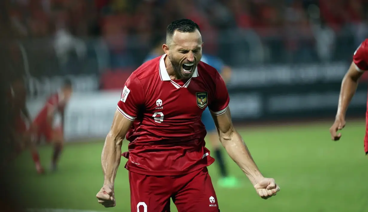 Pesepak bola Timnas Indonesia Ilija Spasojevic melakukan selebrasi usai mencetak gol ke gawang Brunei Darussalam dalam pertandingan Grup A Piala AFF 2022 di Stadion Kuala Lumpur, Malaysia, Senin (26/12/2022). Indonesia mengalahkan Brunei Darussalam dengan skor 7-0. (Liputan6.com/PSSI)
