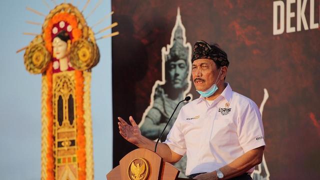 Menko Kemaritiman dan Investasi, Luhut Binsar Pandjaitan meresmikan Program Digitalisasi Pariwisata Berbasis Quick Response Code Indonesian Standard (QRIS). (Dok Kemenko Marves)